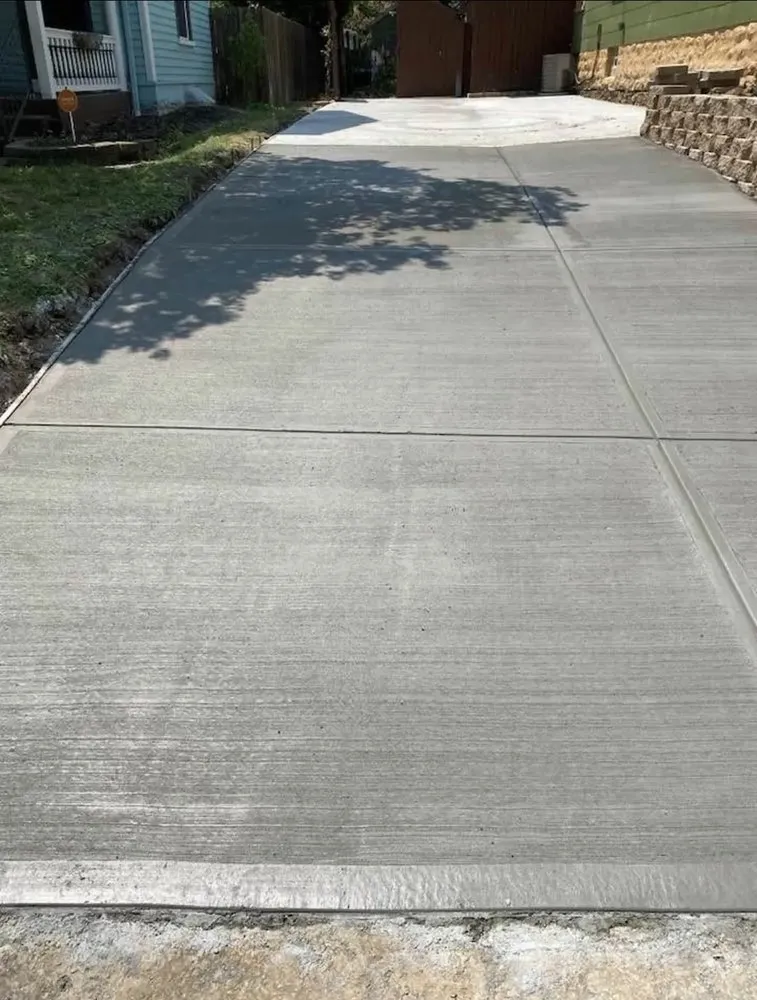 Reliable lawn mowing service experts serving Cincinnati, OH - DB3 Construction & Concrete