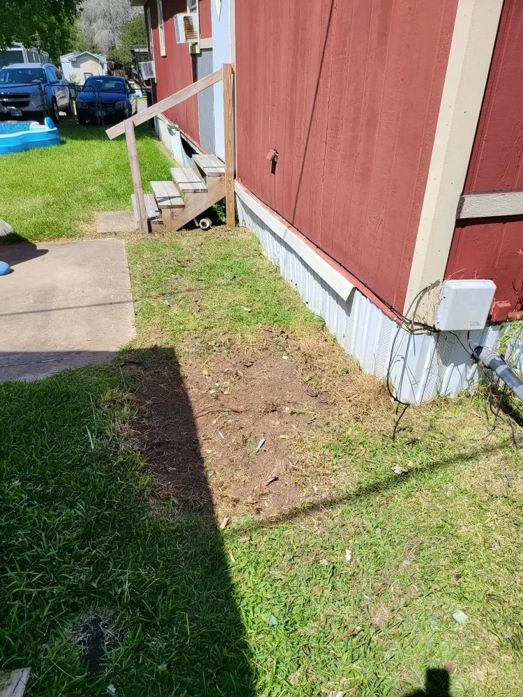 Affordable yard maintenance in Navasota, TX by Dbar3 Landscaping Construction