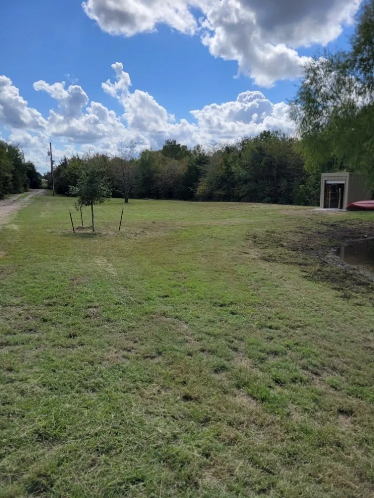 Local lawn mowing service in Navasota, TX - Dbar3 Landscaping Construction