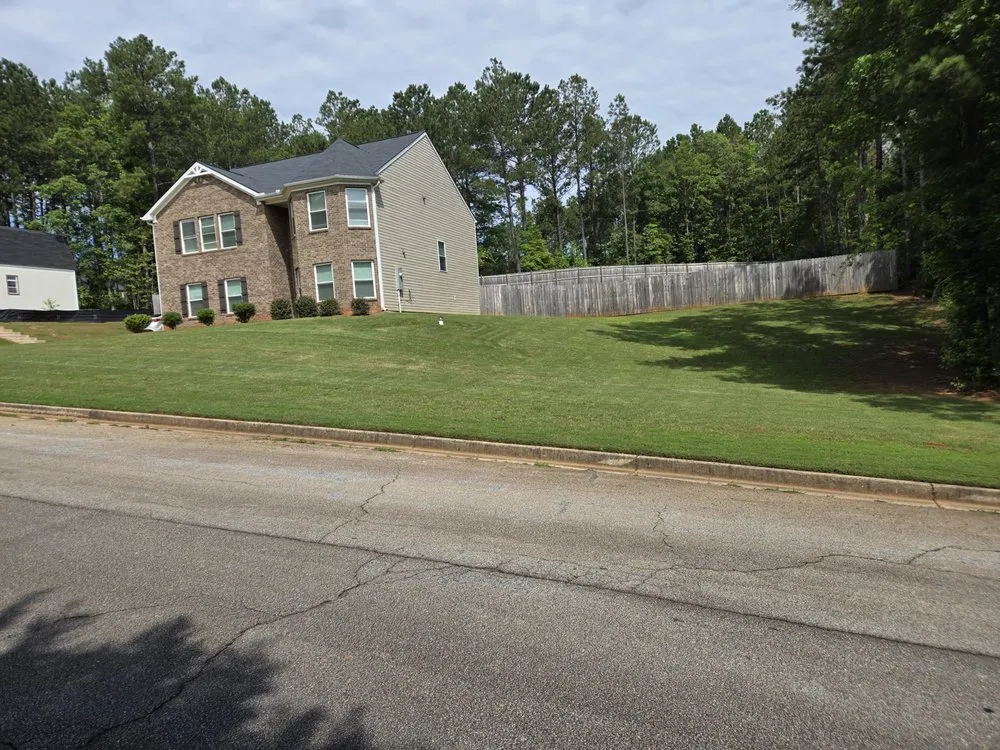 Local lawn mowing service in Covington, GA by D'bess Lawncare