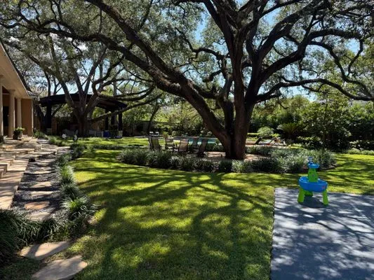 DBL Outdoor Solutions Logo