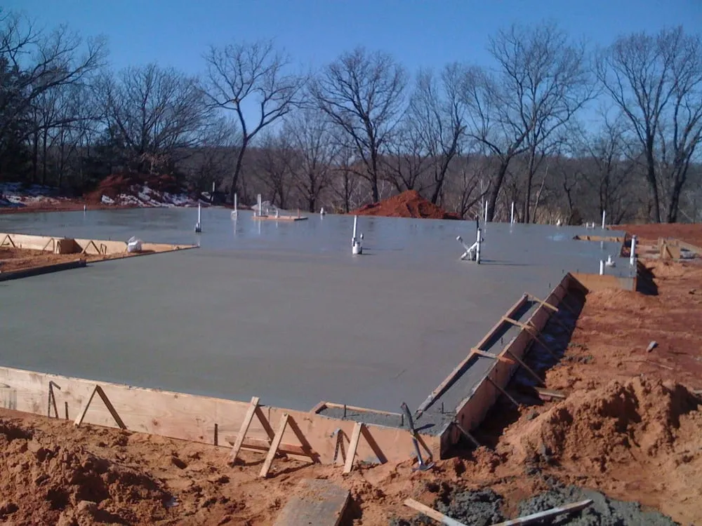 Top-rated lawn mowing service in Broken Arrow, OK - DBM Oklahoma