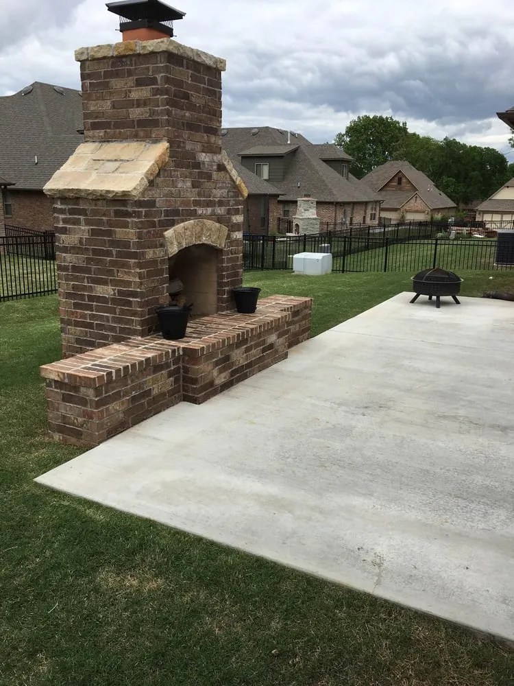 Professional garden landscaping for year-round maintenance in Broken Arrow, OK by DBM Oklahoma