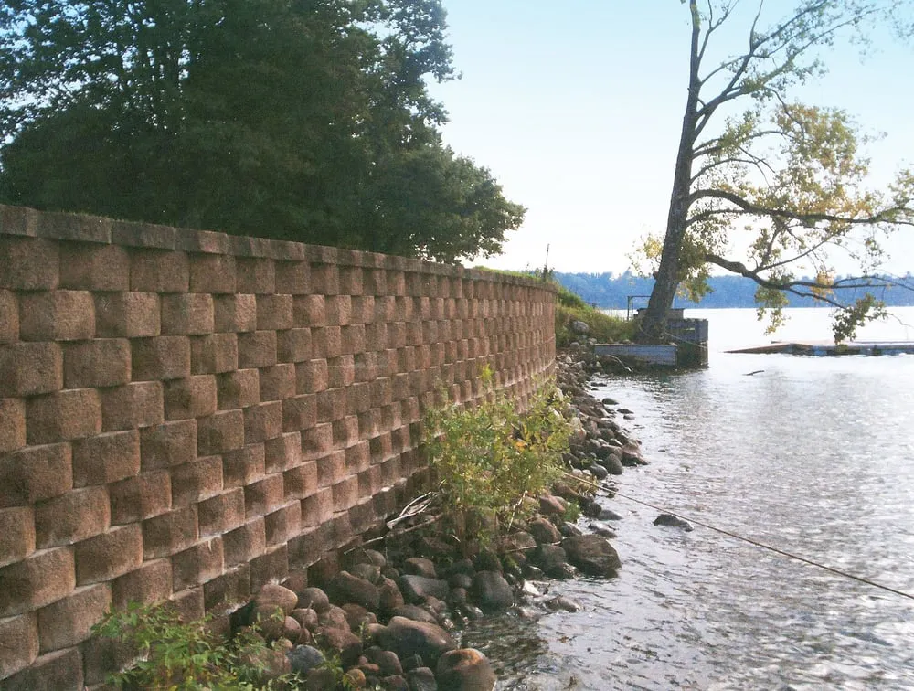 Top-rated yard maintenance for residential properties in Cazenovia, NY by DC & J Contractors