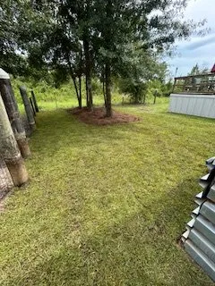 Reliable lawn mowing service with custom design in Youngstown, FL by D&C Affordable Lawncare