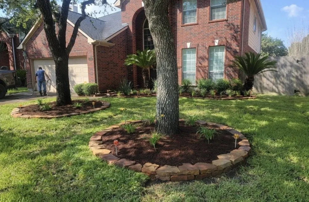 Expert lawn mowing service in Jacksonville, FL - DC Construction and Landscaping