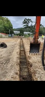 DC Construction and Landscaping Logo