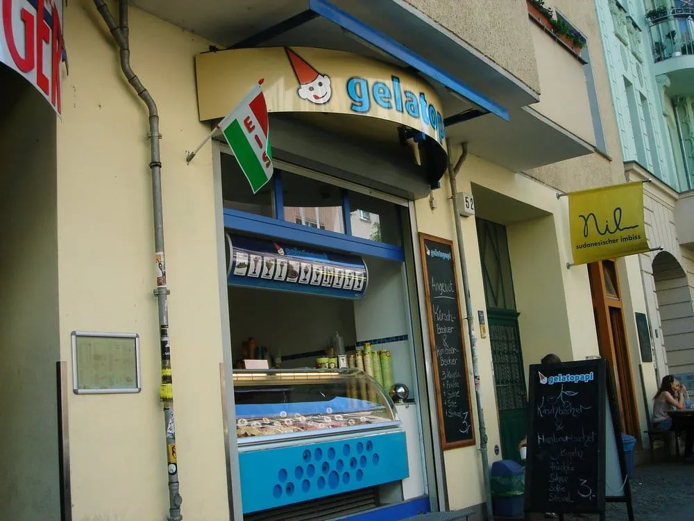 Reliable yard cleanup service for year-round maintenance in Tolleson, AZ by DC Landscape