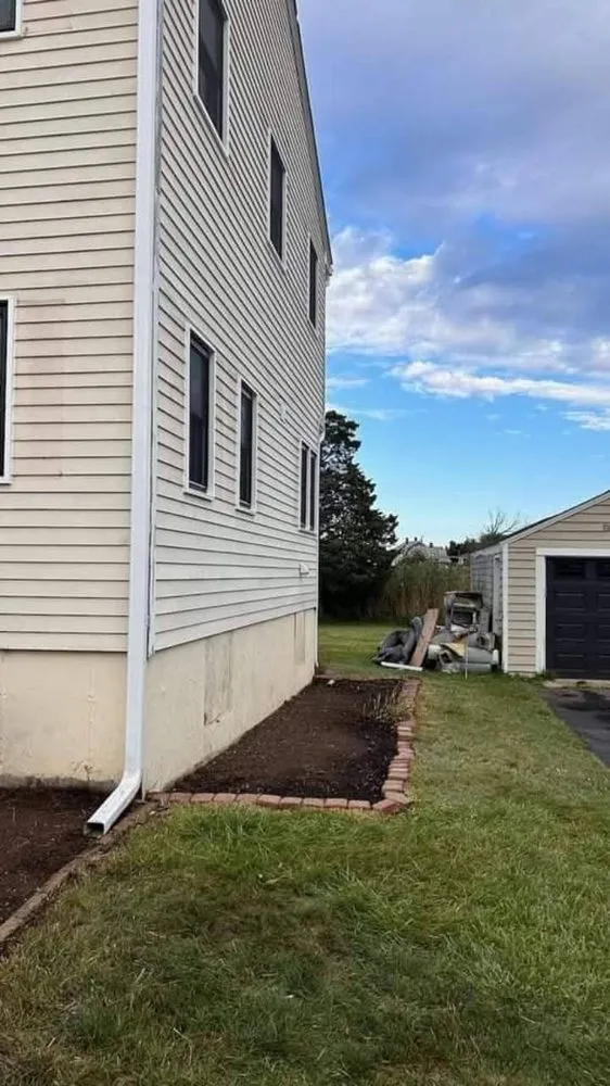 Professional lawn mowing service in Burlington, MA - DC landscaping