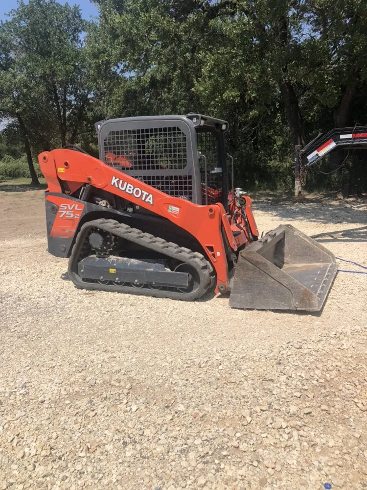 Trusted lawn mowing service experts serving Elmendorf, TX - D&C Services