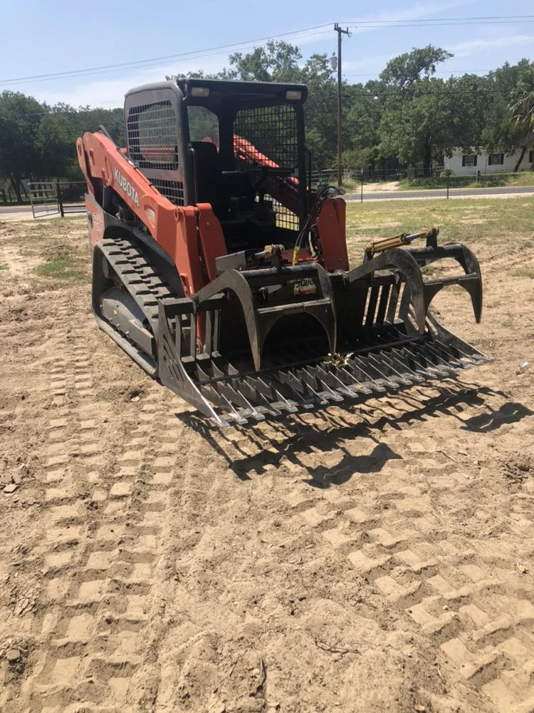 Local outdoor landscaping in Elmendorf, TX - D&C Services