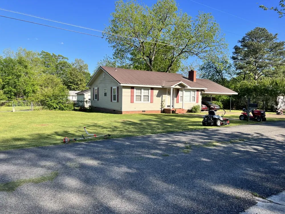 Expert landscape design in Gadsden, AL - D.C.W Pressure Washing & Lawncare