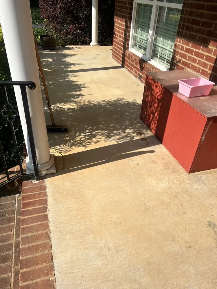 Top-rated garden landscaping for residential properties in Gadsden, AL by D.C.W Pressure Washing & Lawncare