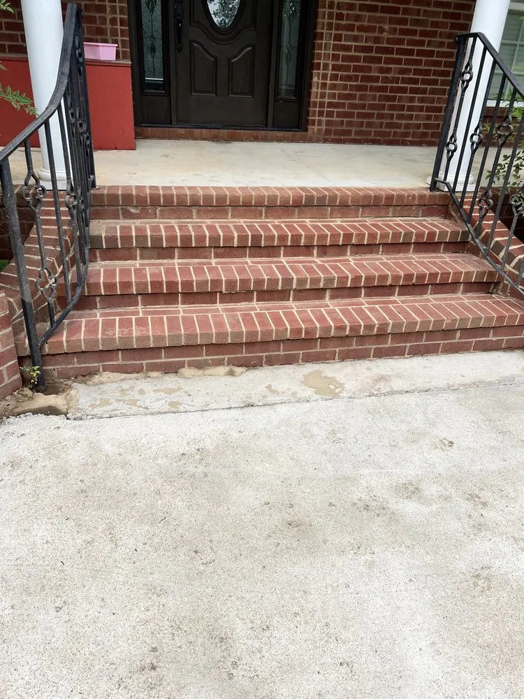 Custom garden landscaping experts serving Gadsden, AL - D.C.W Pressure Washing & Lawncare