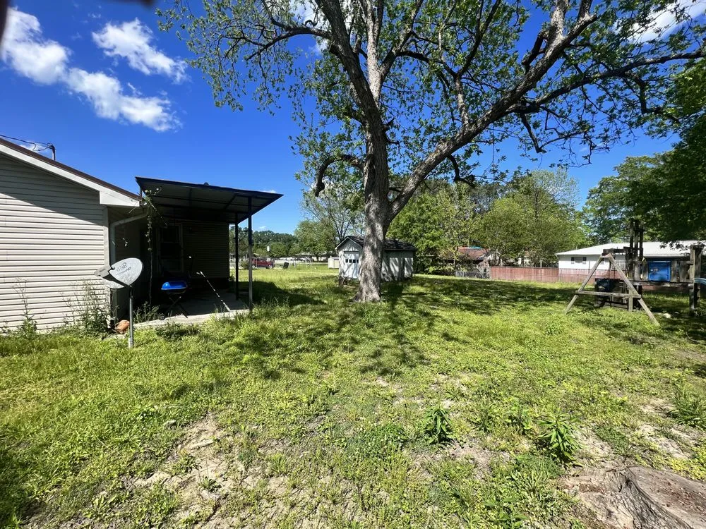 Custom landscaping services near you in Gadsden, AL by D.C.W Pressure Washing & Lawncare