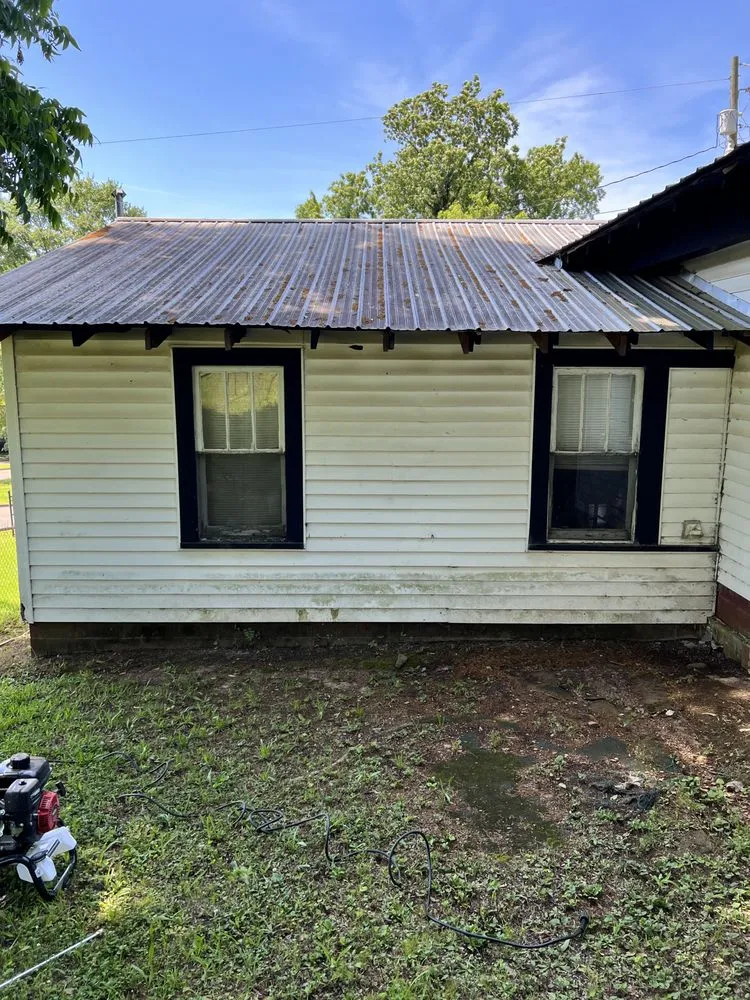 Custom lawn care service experts serving Gadsden, AL - D.C.W Pressure Washing & Lawncare