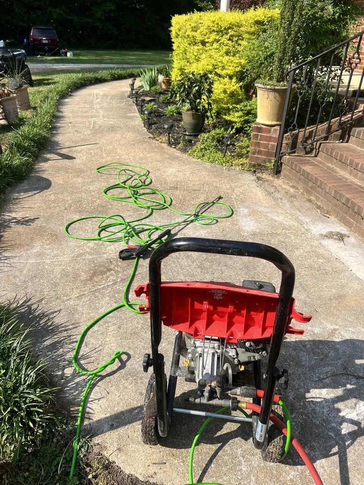 Affordable garden landscaping in Gadsden, AL by D.C.W Pressure Washing & Lawncare