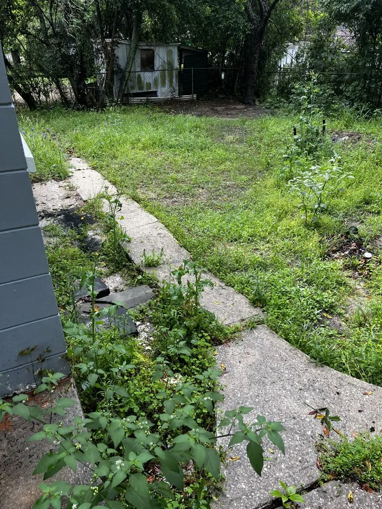 Custom yard maintenance with custom design across Beverly Hills, FL - D&D Cleaning And Landscaping