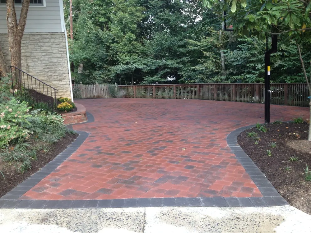 Expert garden landscaping in Hyattsville, MD by D&D Construction & Landscaping