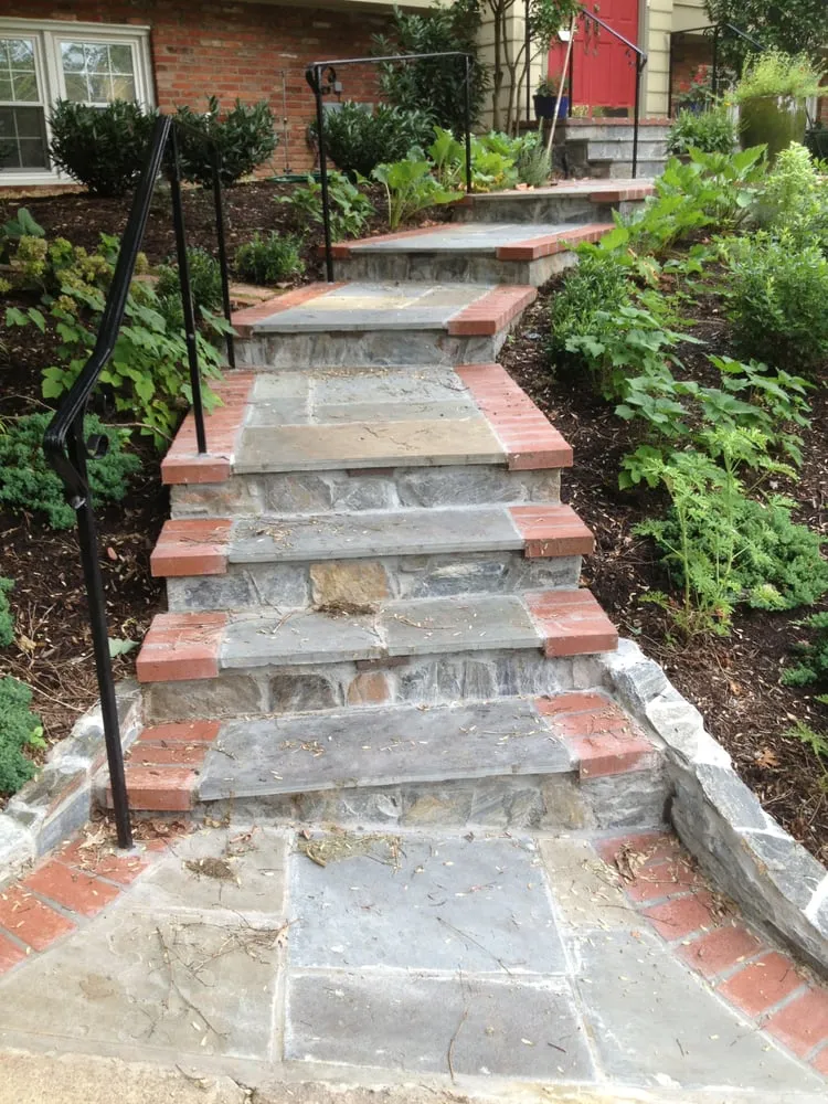 Professional yard maintenance in Hyattsville, MD - D&D Construction & Landscaping