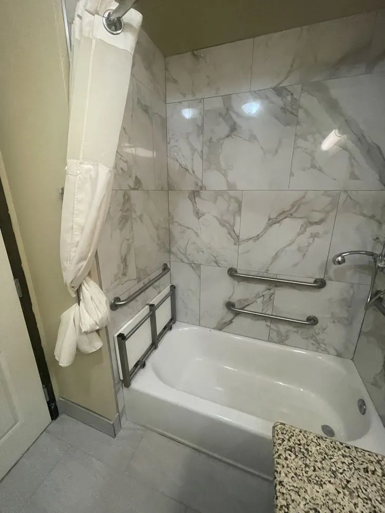 Custom lawn mowing service for beautiful yards across Santa Fe, NM - D&D Construction