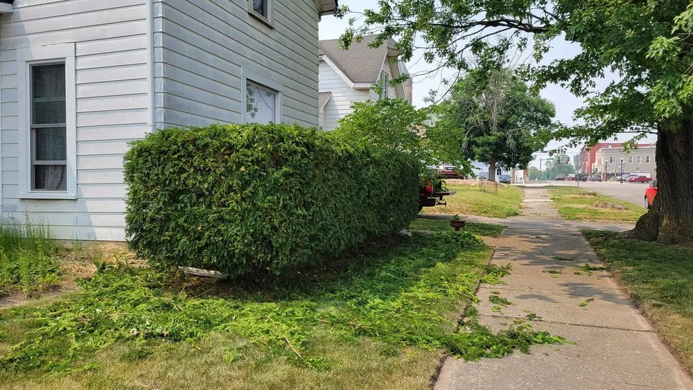 Affordable yard maintenance in Hartford City, IN - D&D Home and Lawn