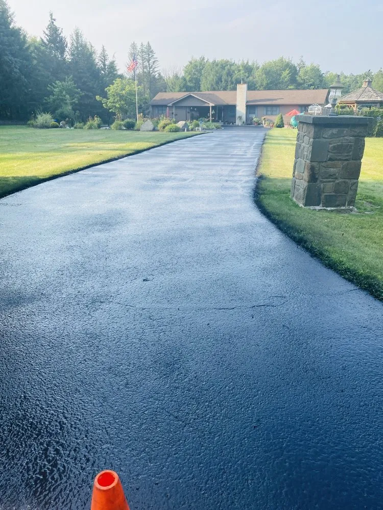 Professional lawn mowing service experts serving Richmond, VA - D&D Landscaping & Seal Coating