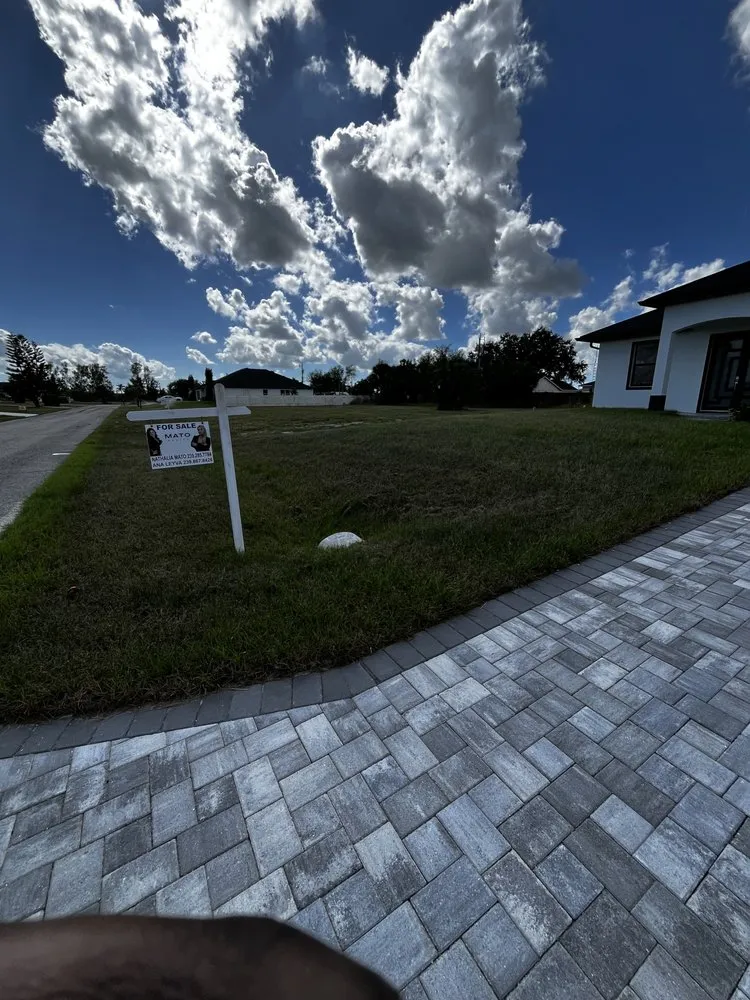 Local lawn care service for year-round maintenance in Fort Myers, FL by D&D Lawn Service