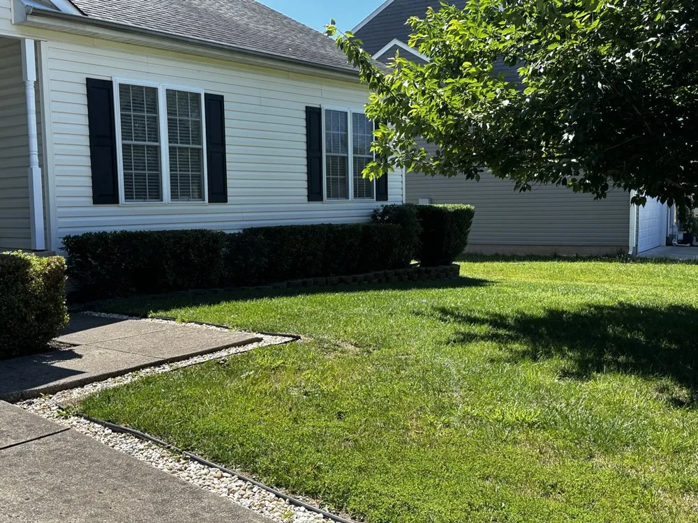 Reliable yard maintenance for homes in Ruther Glen, VA by D&D Lawn Service
