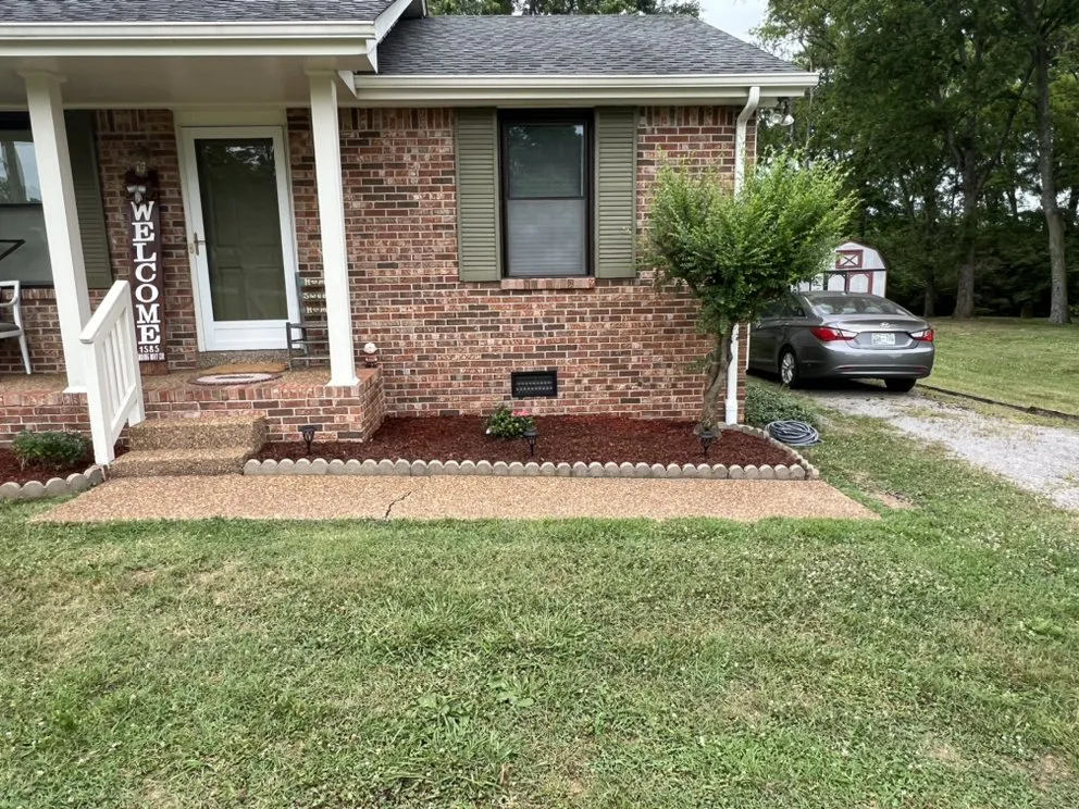Local yard cleanup service in Gallatin, TN - D&D Lawncare