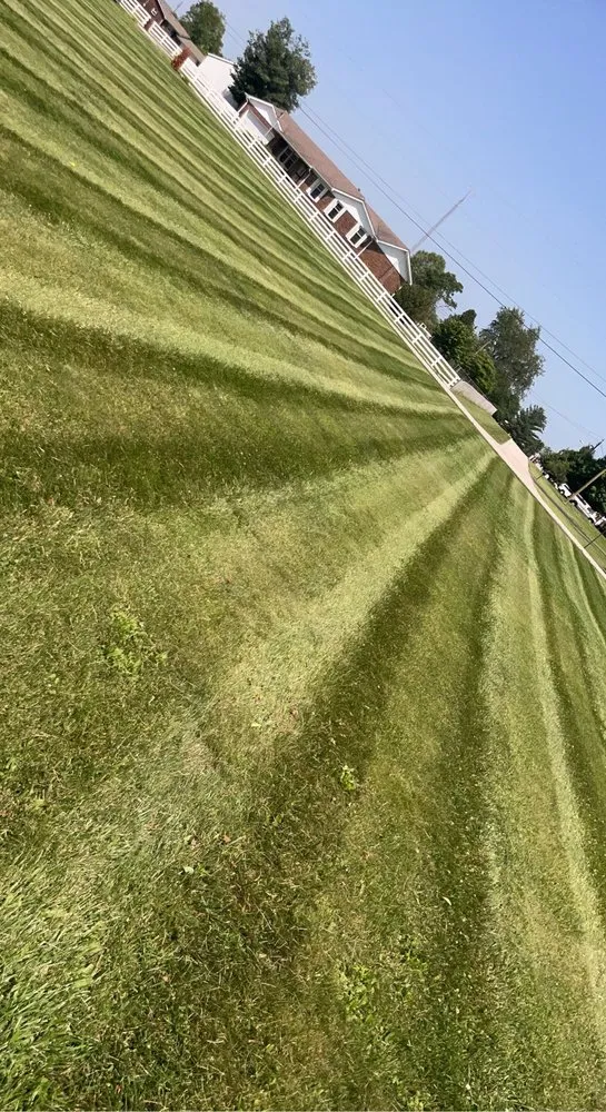 Custom outdoor landscaping experts serving Mount Washington, KY - D&D Lawncare