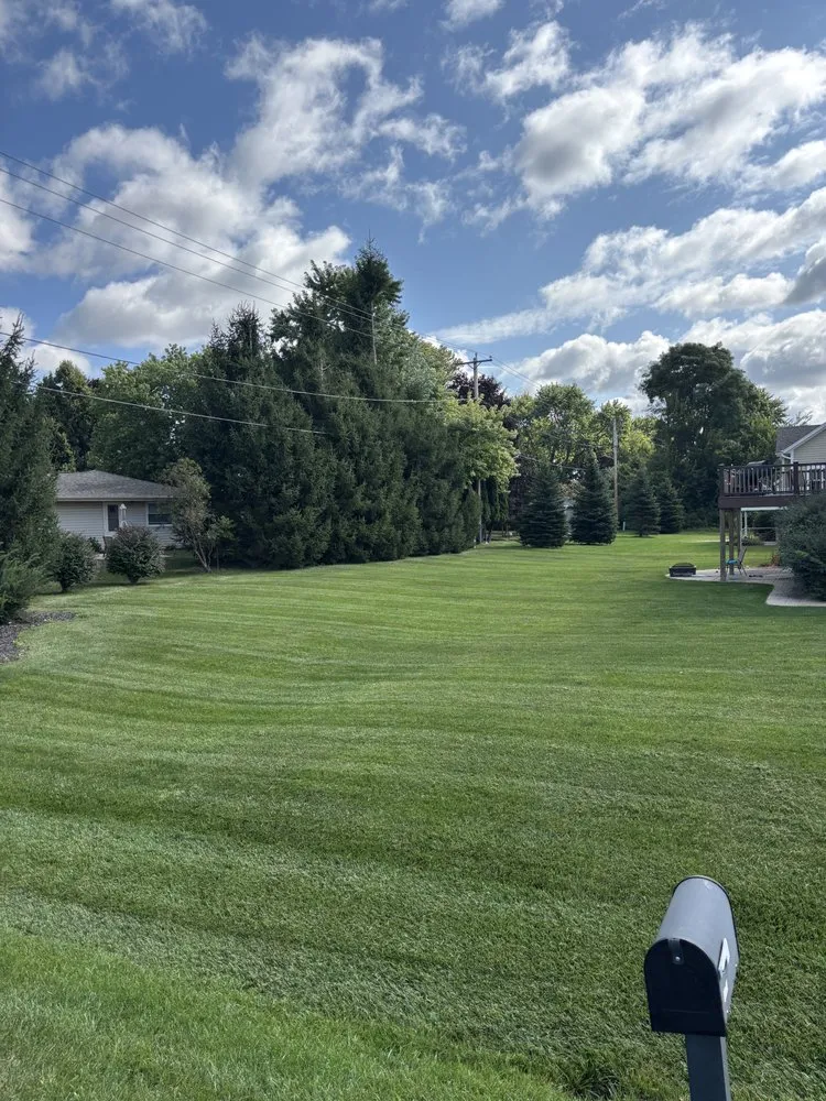 Top-rated residential landscaping in Brookfield, WI by D&D Lawnscapes