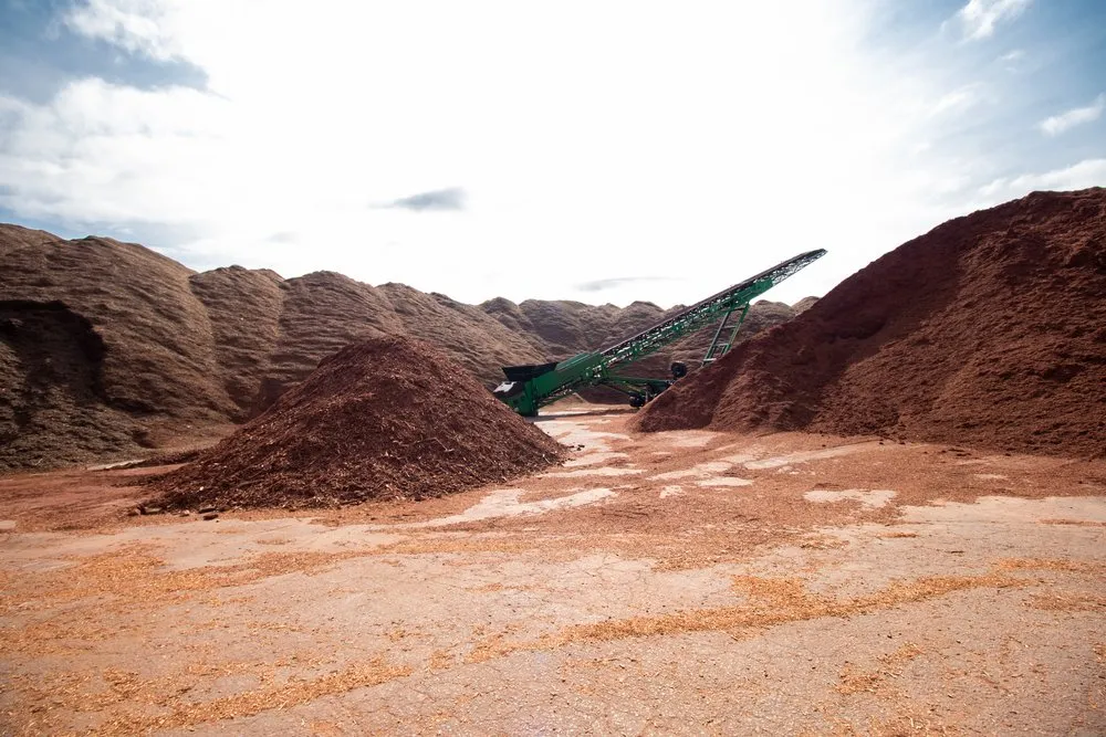 Custom yard cleanup service in Hudson, MA - D&D Mulch and Landscape