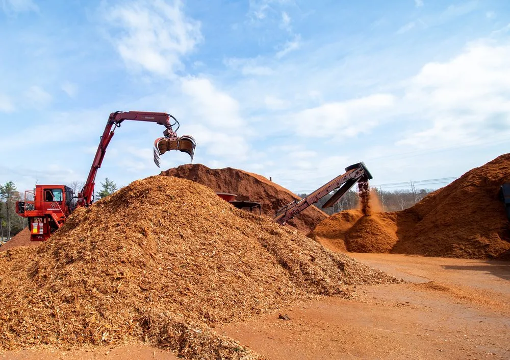 Affordable yard maintenance experts serving Pembroke, MA - D&D Mulch and Landscape