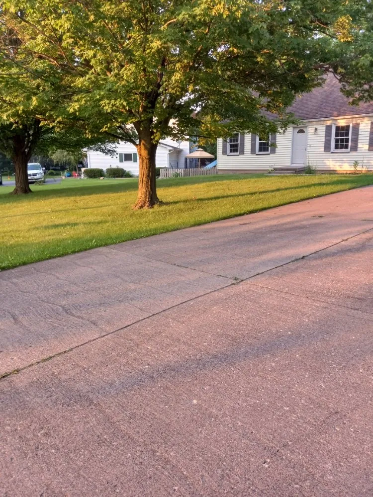 Expert yard maintenance for homes in Macedon, NY by D&D Services