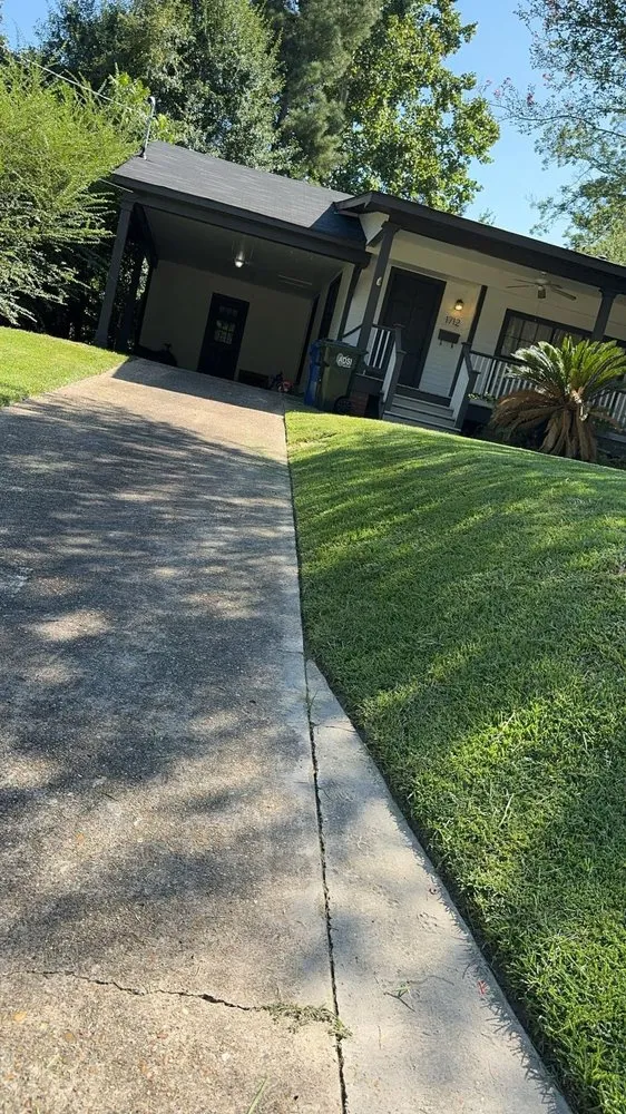 Custom landscape design near you in Moss Point, MS by DD214 Lawn Care