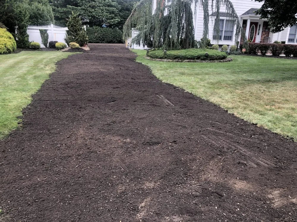 Expert yard cleanup service near you across Port Jefferson Station, NY - DDL Ramírez Landscaping