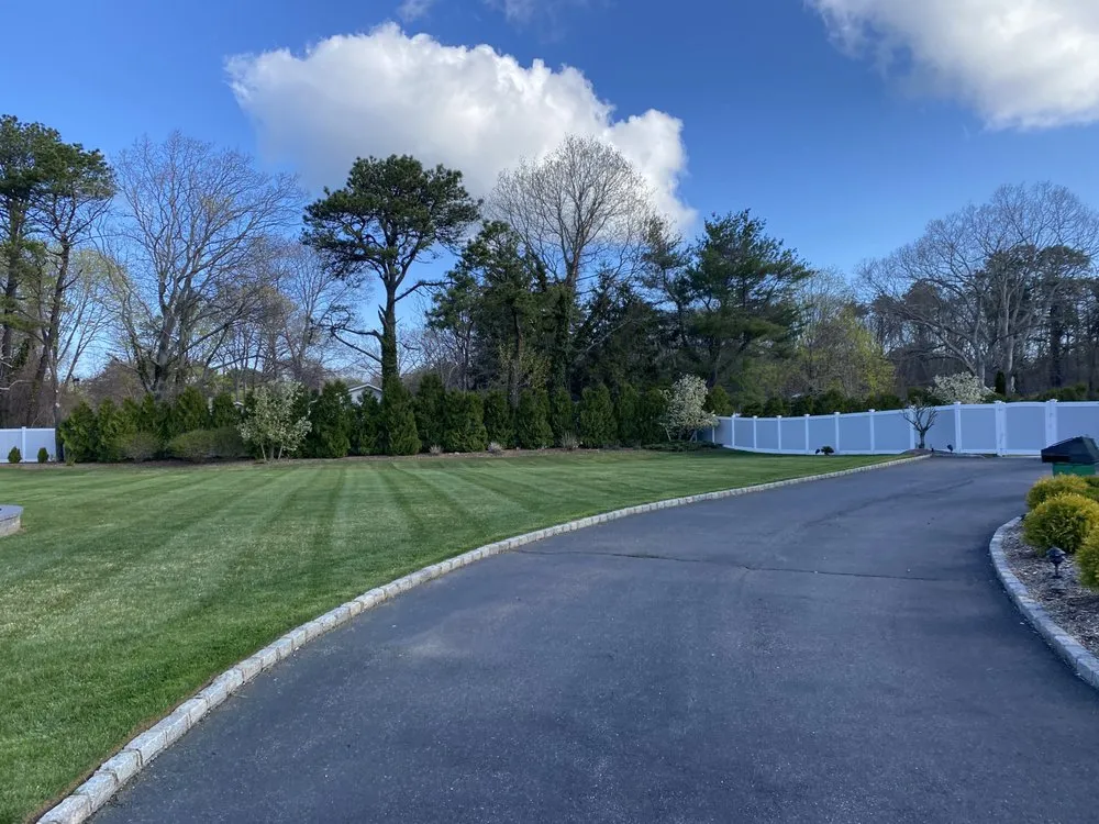 Local garden landscaping experts serving Port Jefferson Station, NY - DDL Ramírez Landscaping