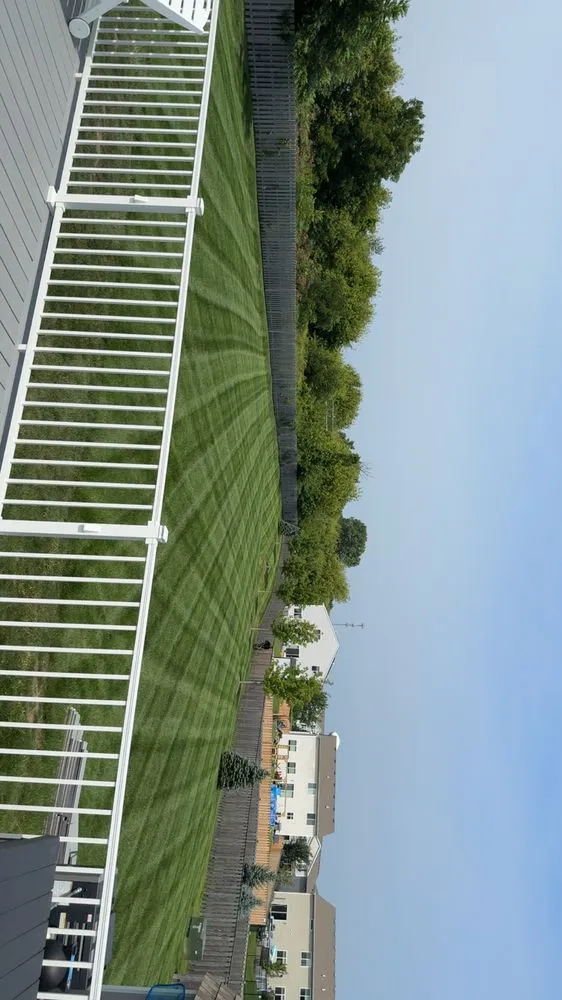 Custom residential landscaping in Huntley, IL - DDR Outdoor Services