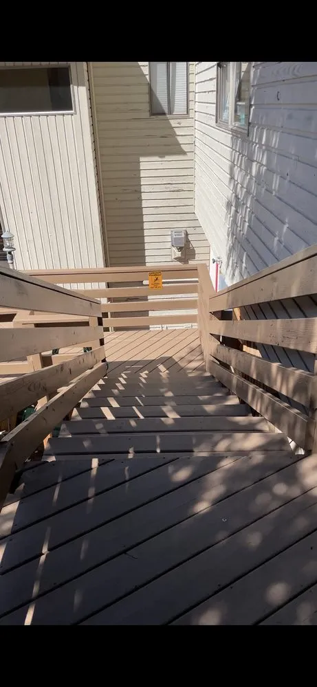 Local lawn care service for residential properties in Salem, OR by De La Cruz Construction & Lawn Care LLC