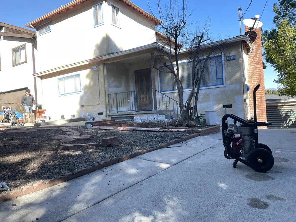 Custom yard cleanup service for beautiful yards across Salem, OR - De La Cruz Construction & Lawn Care LLC