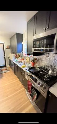 De La Cruz Construction & Lawn Care LLC Logo