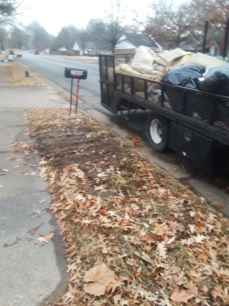 Top-rated residential landscaping for residential properties in Memphis, TN by De La Cruz Lawn & Landscaping