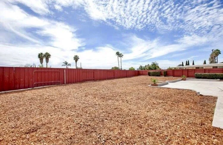 Expert yard maintenance in San Diego, CA - De La Rosa Landscaping