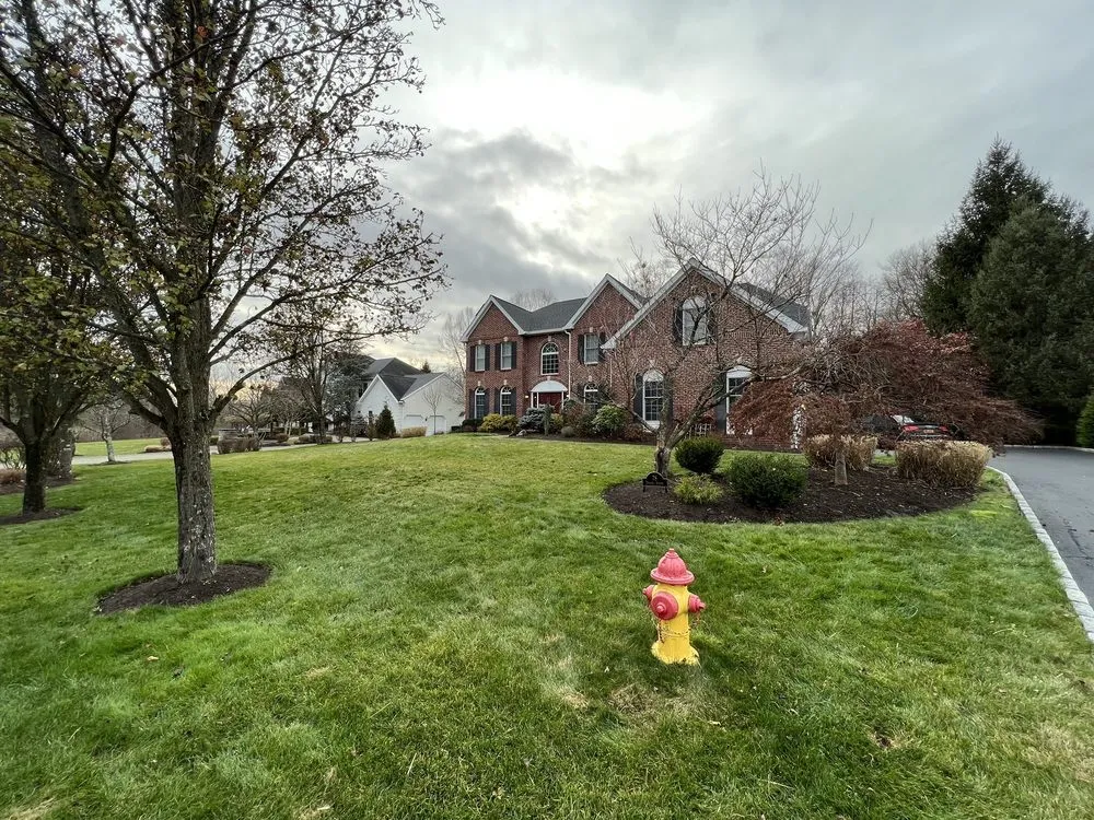 Affordable lawn mowing service experts serving Croton-on-Hudson, NY - De La Tierra Landscaping