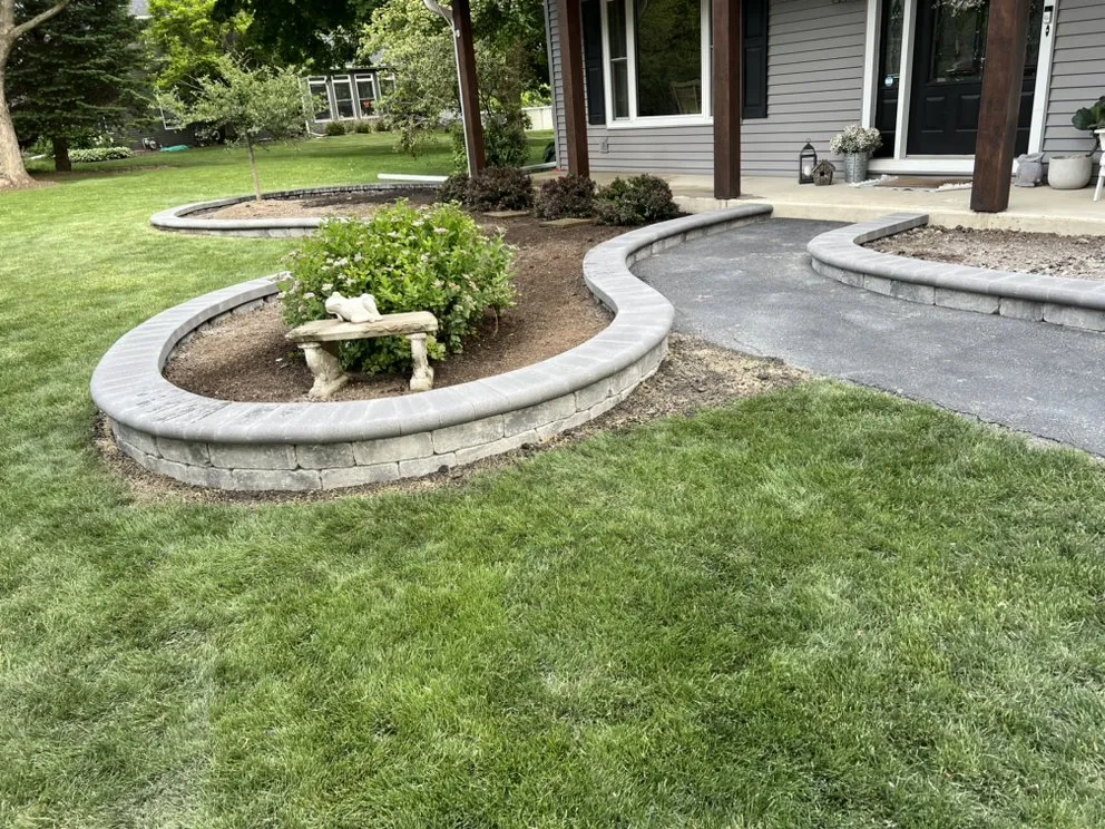 Top-rated residential landscaping in Aurora, IL by D&E Landscaping