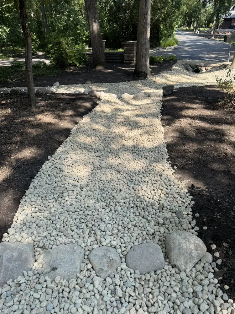 Top-rated yard maintenance for outdoor upgrades in Aurora, IL by D&E Landscaping