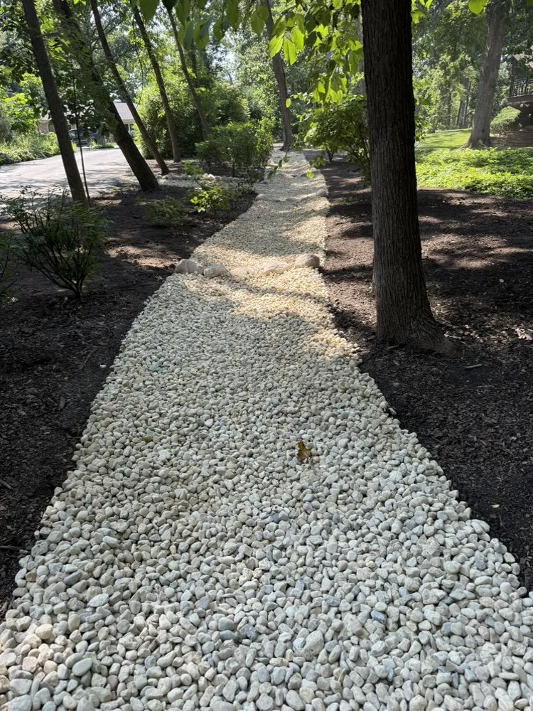 Affordable lawn care service experts serving Aurora, IL - D&E Landscaping