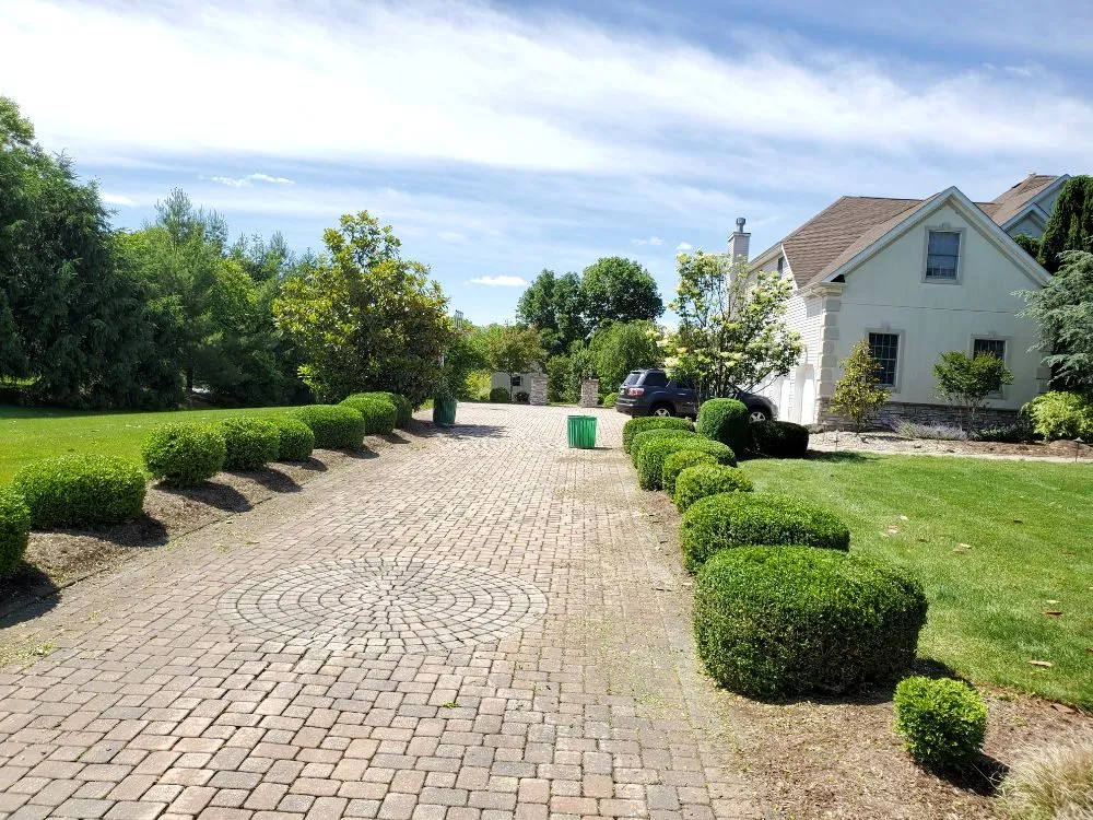 Affordable yard maintenance in Somerville, NJ - D&E Landscaping