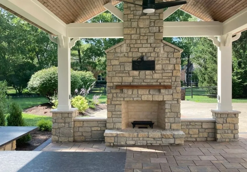 Affordable landscape design in Covington, LA by De León & Company